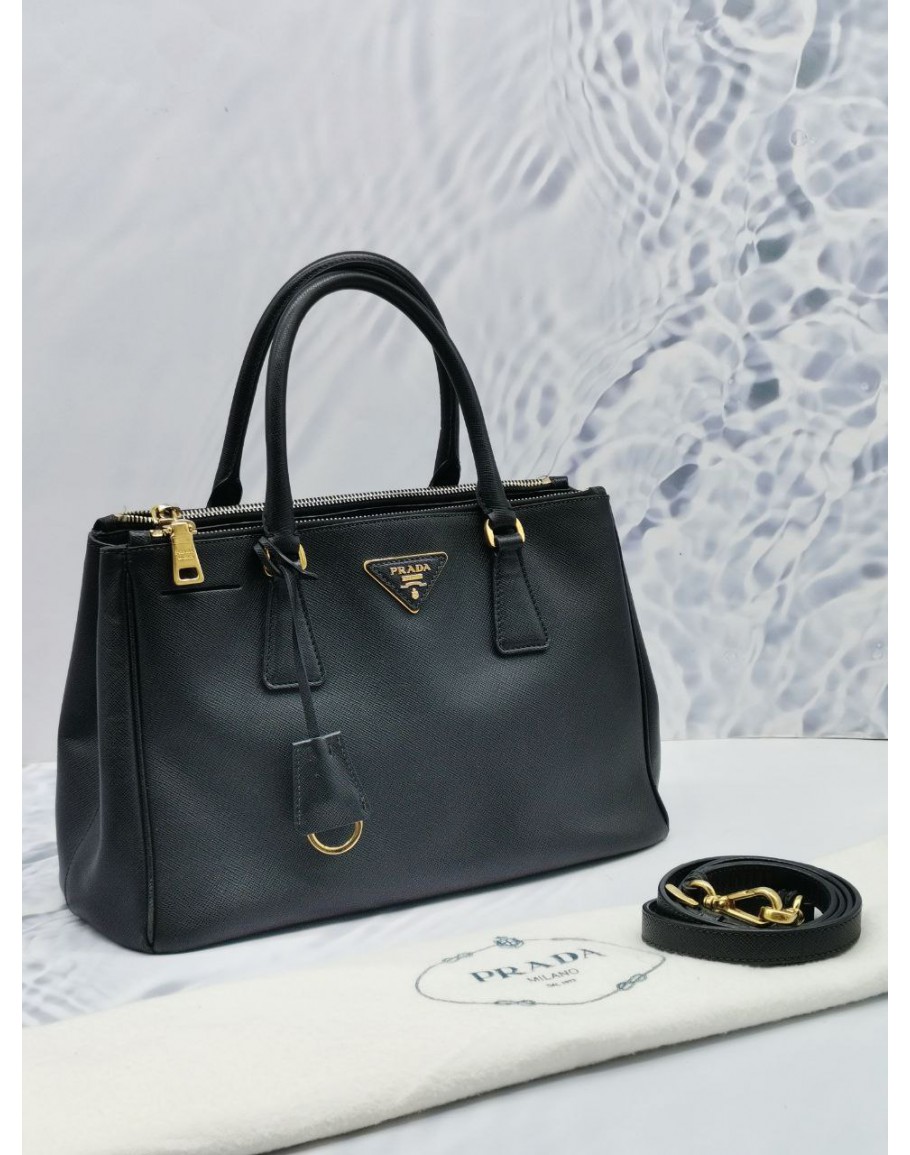 medium saffiano leather prada galleria bag